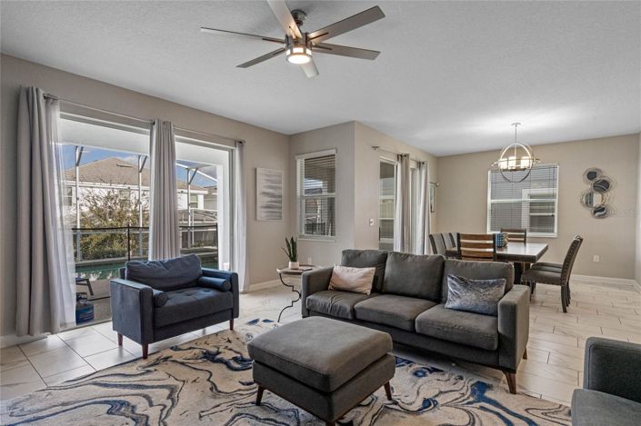 Image No.5-6 Bed House for sale