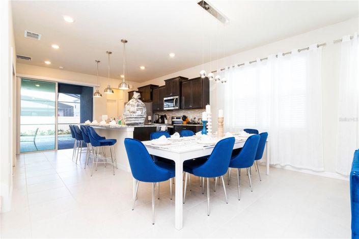 Image No.8-5 Bed House for sale