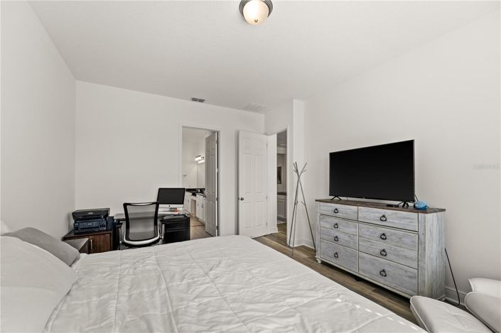 Image No.15-4 Bed House for sale