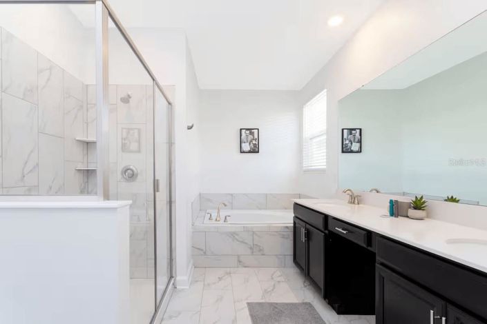 Image No.24-6 Bed House for sale