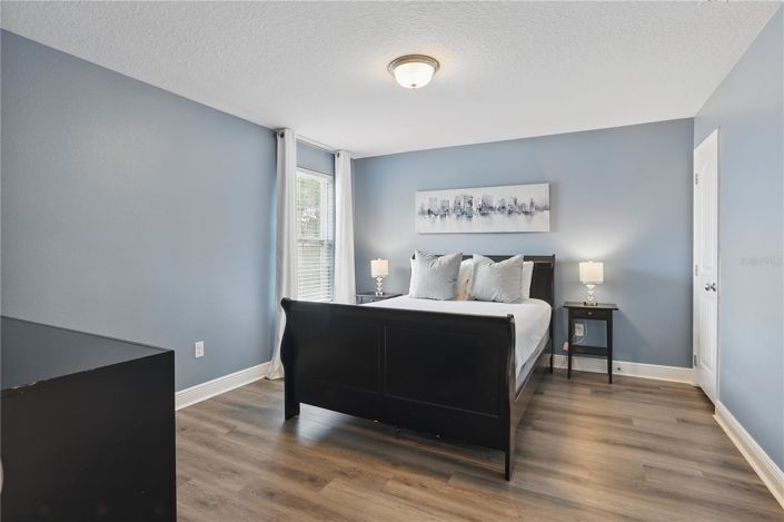 Image No.28-6 Bed House for sale