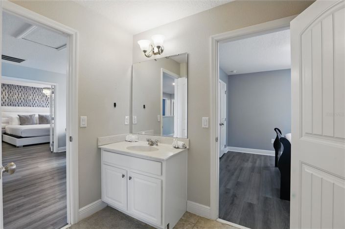 Image No.35-6 Bed House for sale