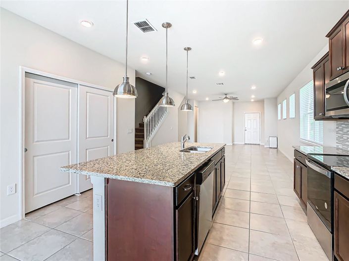 Image No.11-5 Bed House for sale