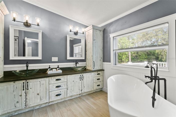 Image No.39-4 Bed House for sale