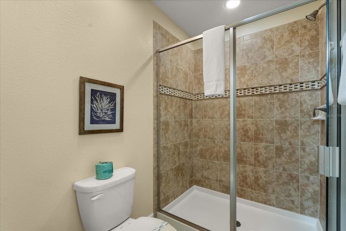 Image No.24-7 Bed House for sale