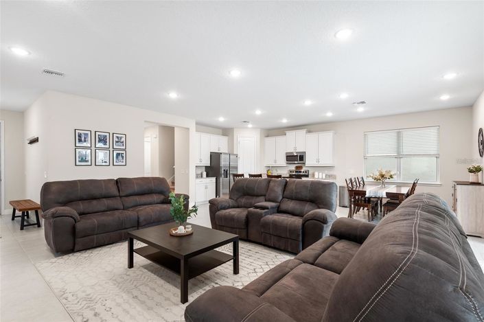 Image No.7-5 Bed House for sale