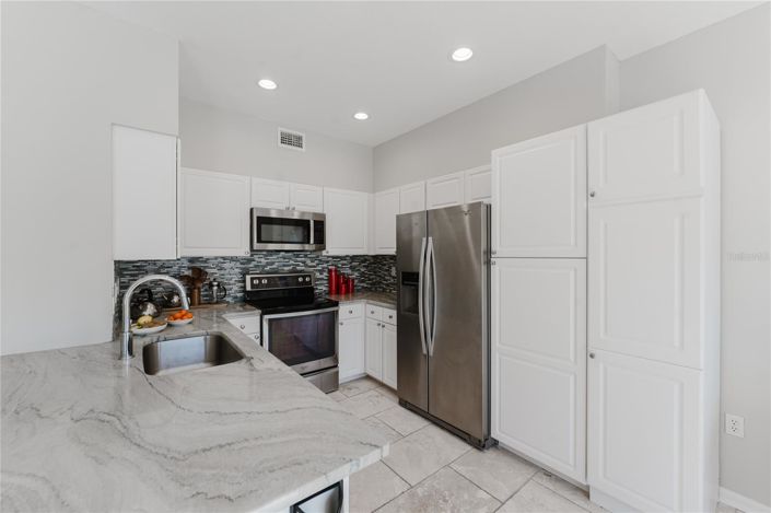 Image No.19-3 Bed Townhouse for sale