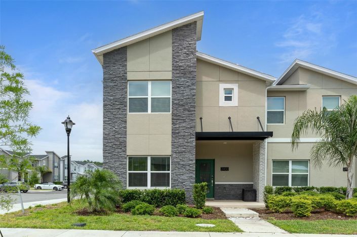 Image No.1-5 Bed Townhouse for sale