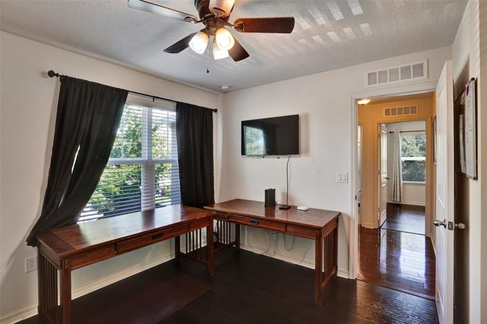 Image No.26-5 Bed House for sale