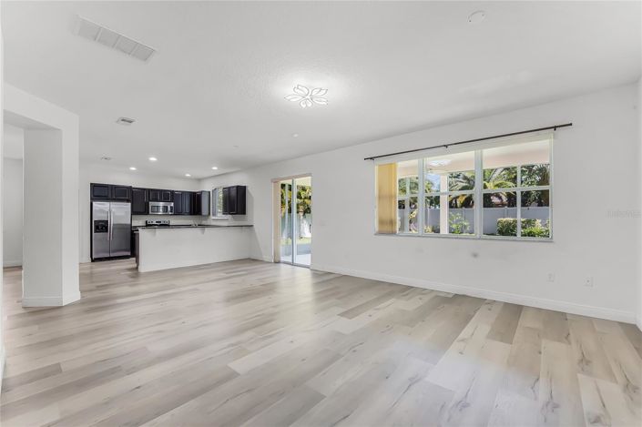 Image No.19-4 Bed House for sale