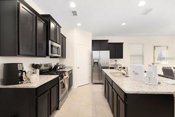 Image No.3-6 Bed House for sale