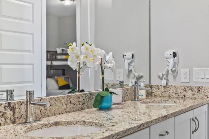 Image No.16-5 Bed House for sale