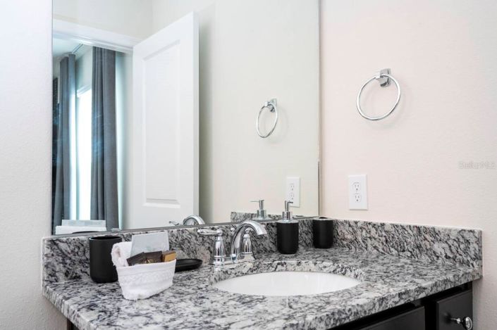 Image No.13-5 Bed House for sale