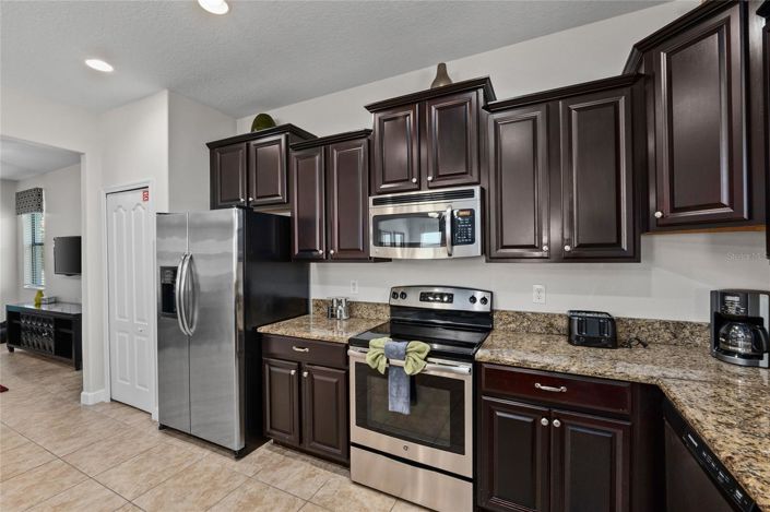 Image No.19-6 Bed House for sale