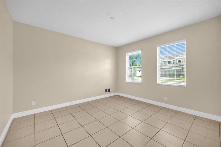 Image No.26-4 Bed House for sale