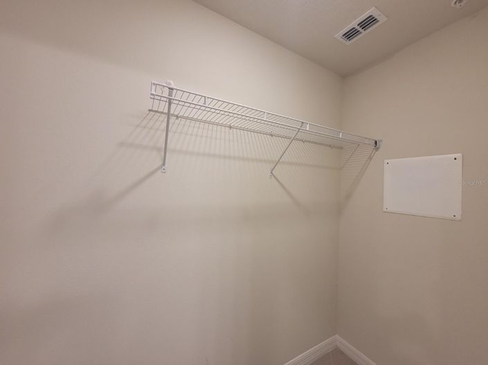 Image No.17-5 Bed Townhouse for sale