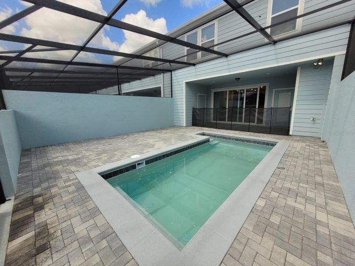 Image No.86-5 Bed Townhouse for sale