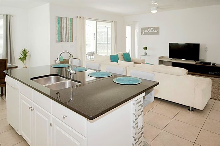 Image No.5-6 Bed House for sale