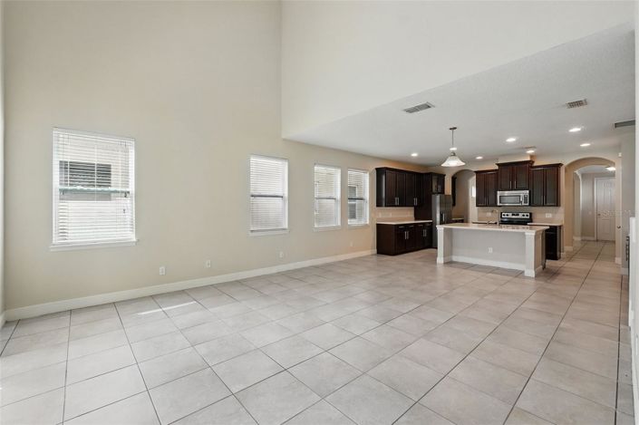 Image No.18-4 Bed House for sale