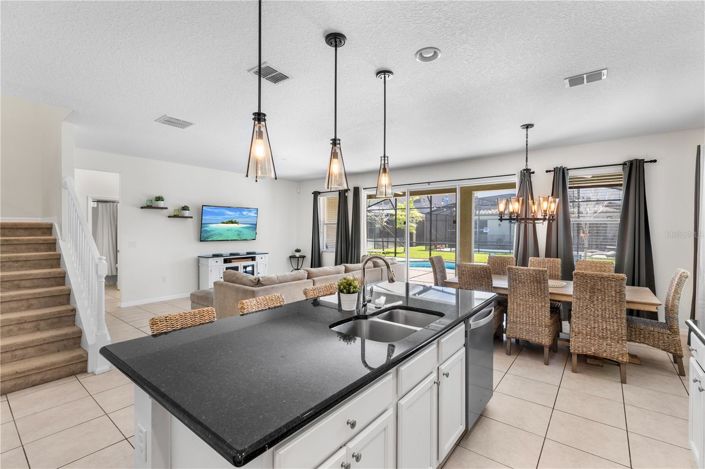 Image No.15-8 Bed House for sale