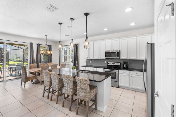 Image No.16-8 Bed House for sale