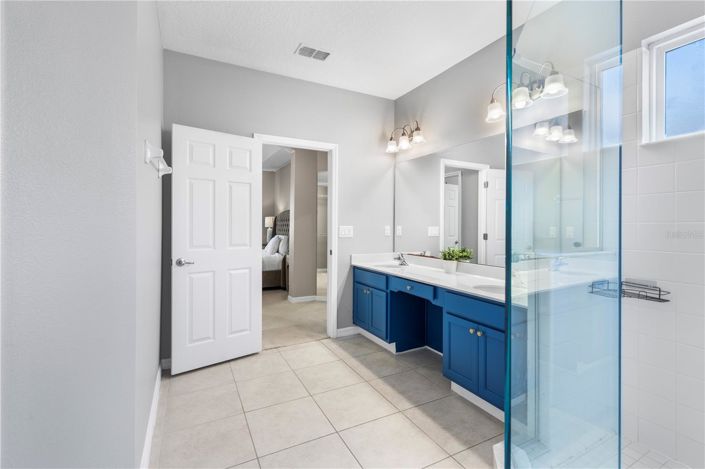 Image No.35-8 Bed House for sale