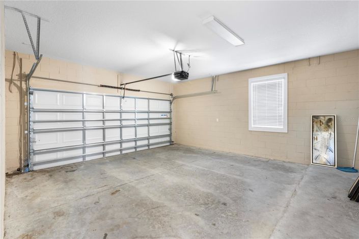 Image No.53-8 Bed House for sale