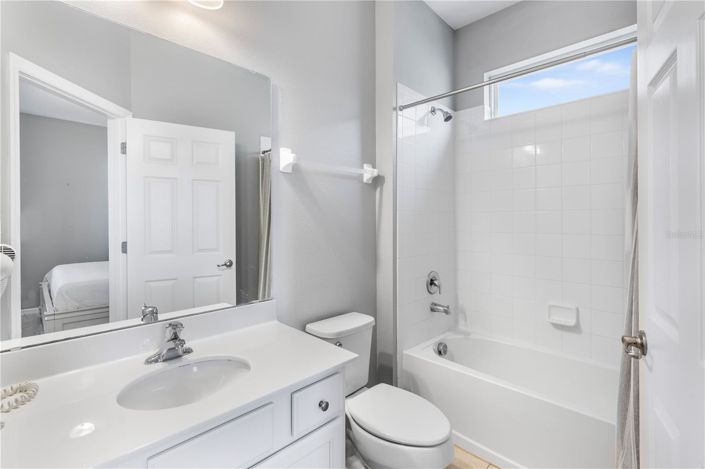 Image No.6-8 Bed House for sale