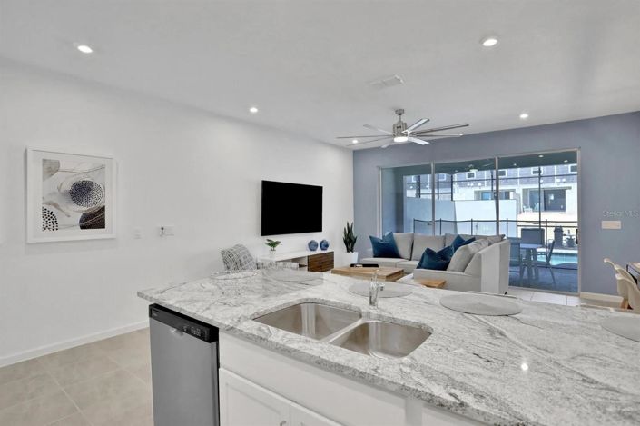 Image No.20-5 Bed Townhouse for sale