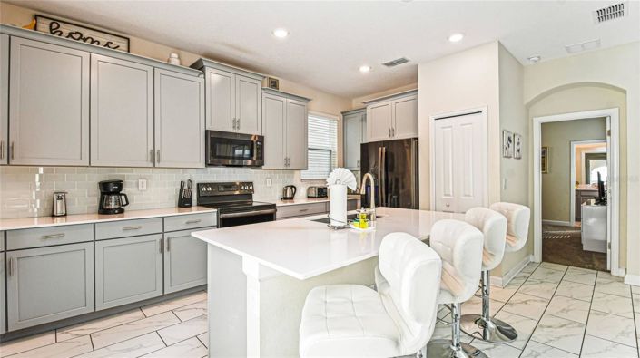 Image No.7-5 Bed House for sale