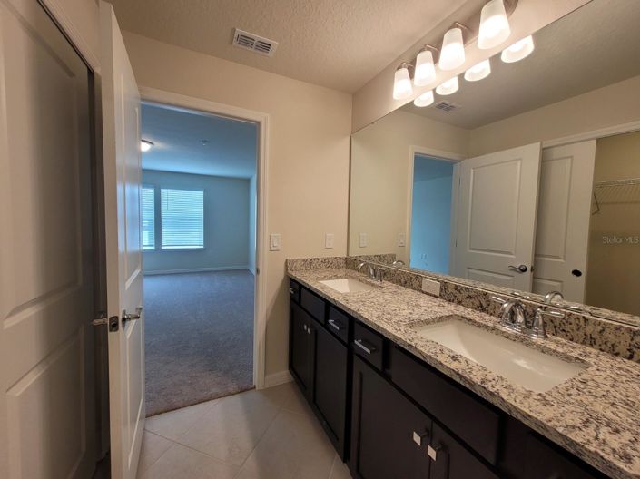 Image No.14-5 Bed Townhouse for sale