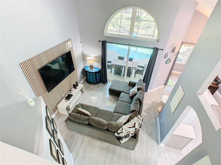 Image No.30-6 Bed House for sale