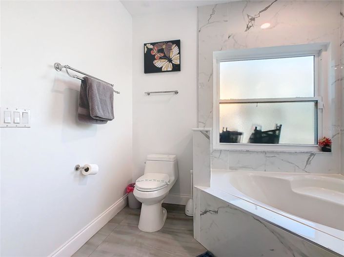 Image No.38-6 Bed House for sale