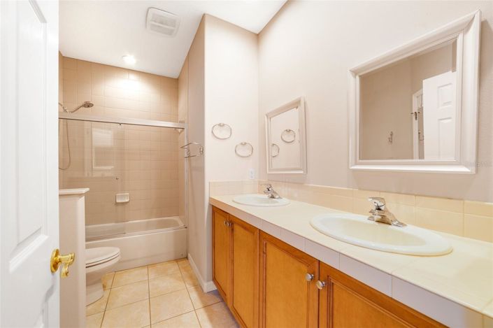 Image No.13-4 Bed Townhouse for sale