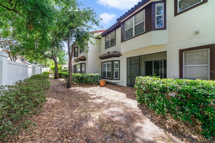 Image No.2-4 Bed Townhouse for sale