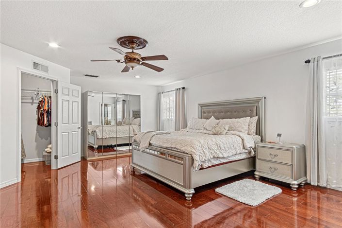 Image No.33-5 Bed House for sale