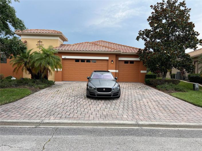 Image No.1-5 Bed House for sale