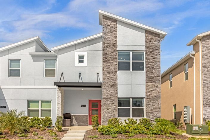 Image No.1-5 Bed Townhouse for sale
