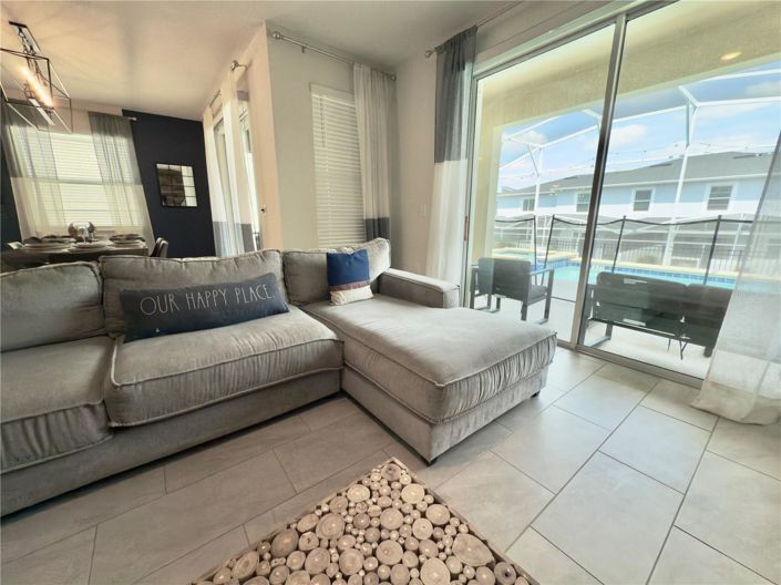 Image No.8-6 Bed House for sale