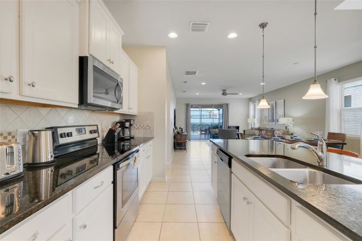 Image No.11-6 Bed House for sale