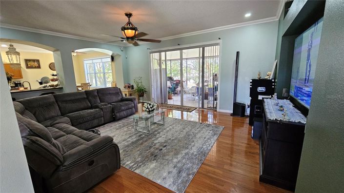 Image No.41-4 Bed House for sale