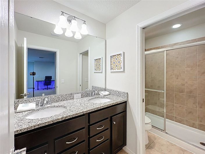 Image No.38-8 Bed House for sale