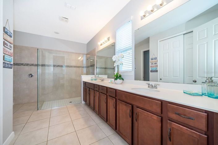 Image No.20-5 Bed House for sale