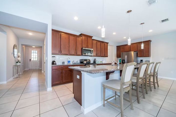 Image No.4-5 Bed House for sale