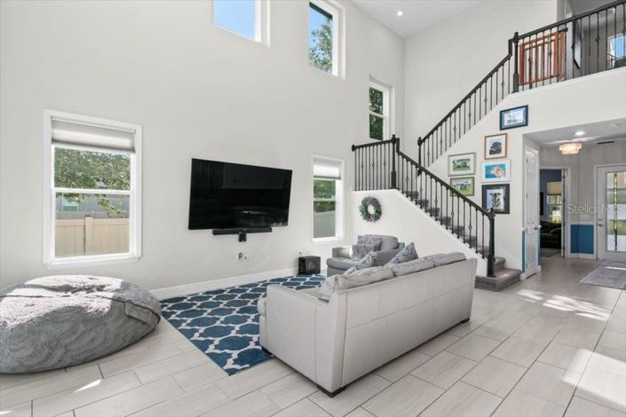 Image No.8-4 Bed House for sale