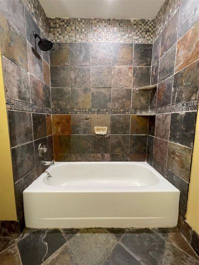 Image No.24-4 Bed House for sale