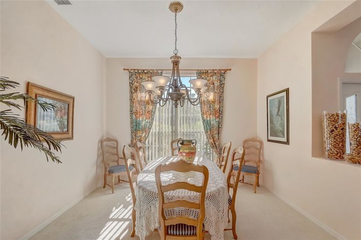 Image No.10-3 Bed House for sale