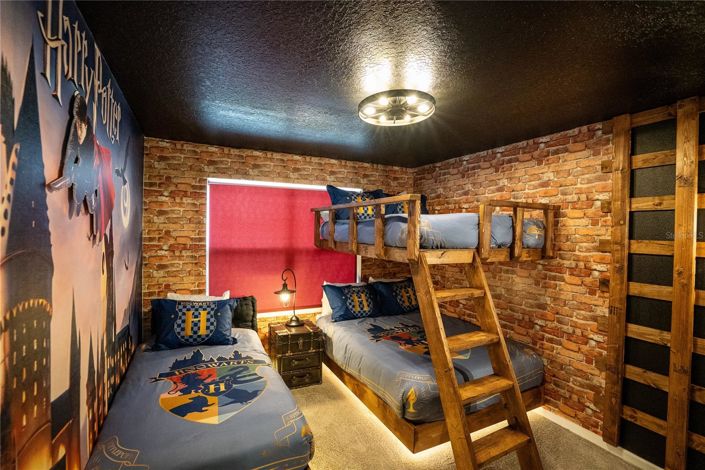 Image No.53-5 Bed Townhouse for sale