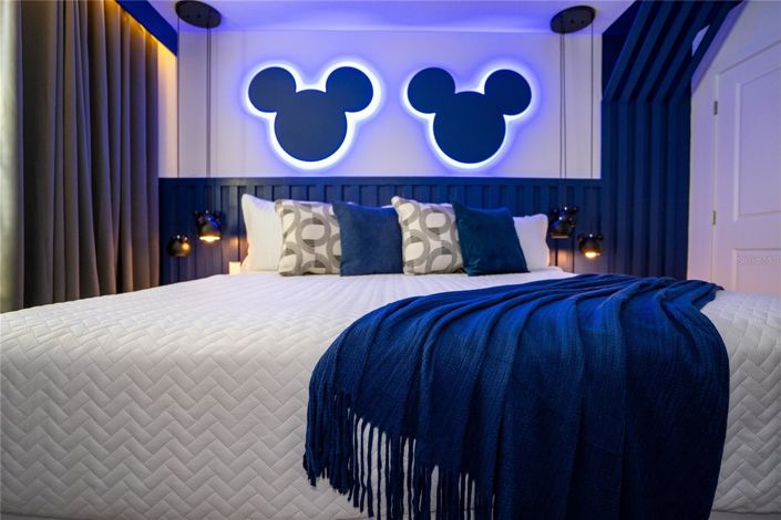 Image No.60-5 Bed Townhouse for sale