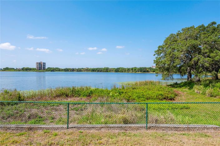 Image No.25-3 Bed Townhouse for sale